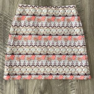 Patterned pencil skirt ✏️